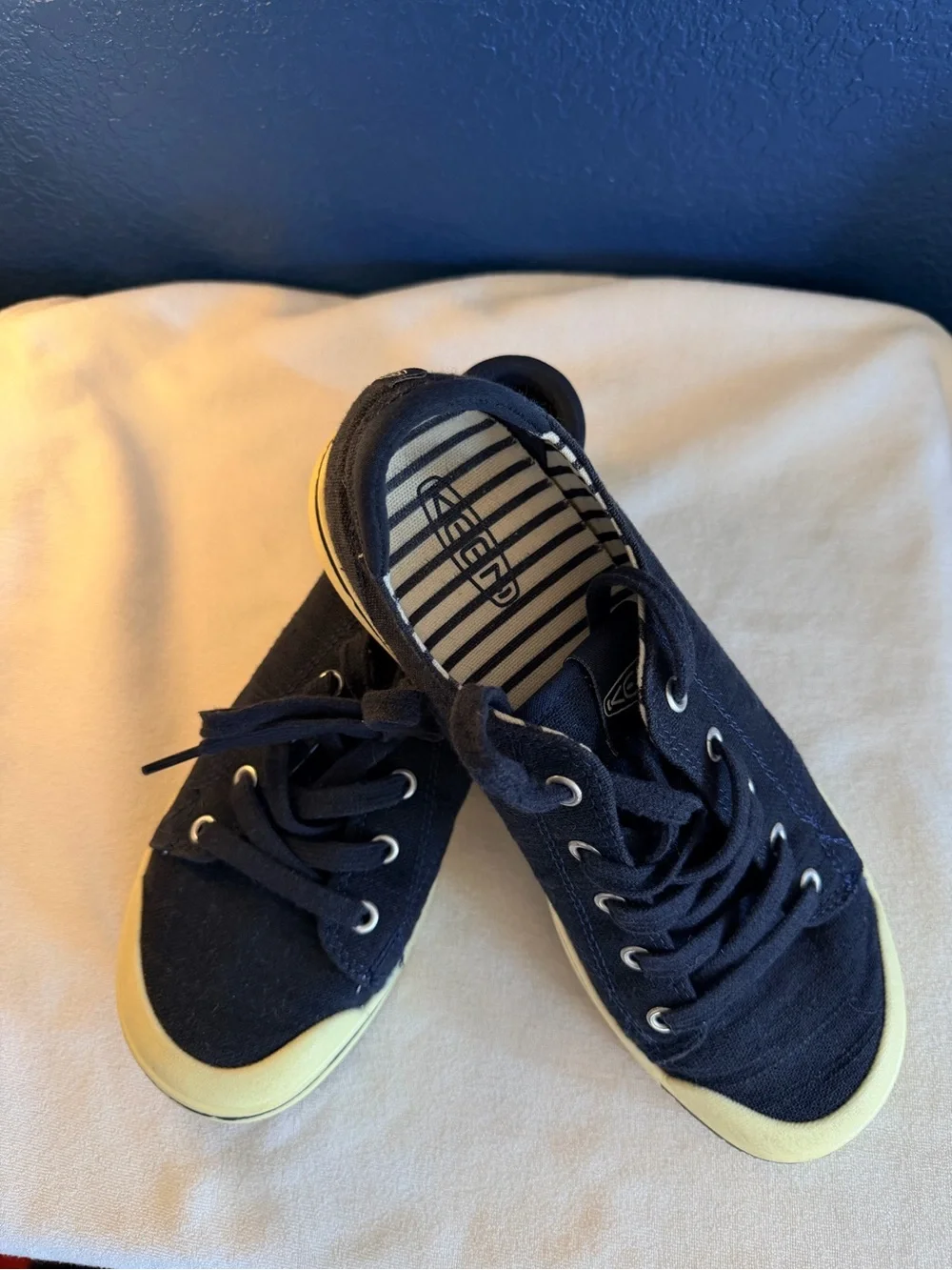 Women’s keen Navy Canvas Lace-Up Sneakers with Cream Toe